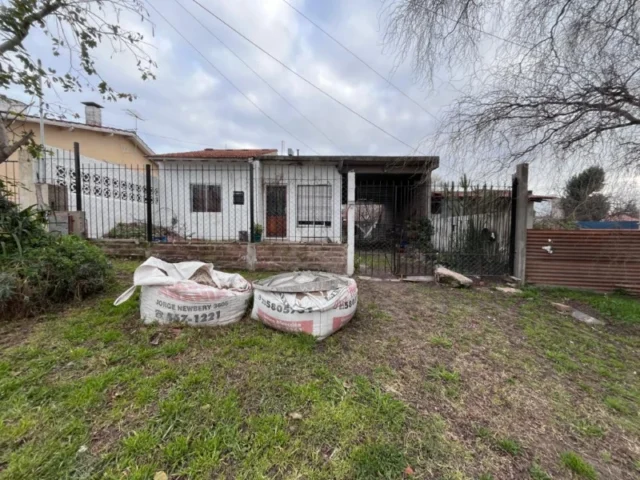 Casas, chalets en Venta — Puan 4000