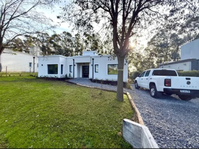 Casas, chalets en Venta — Country Club, calle las Focas 835