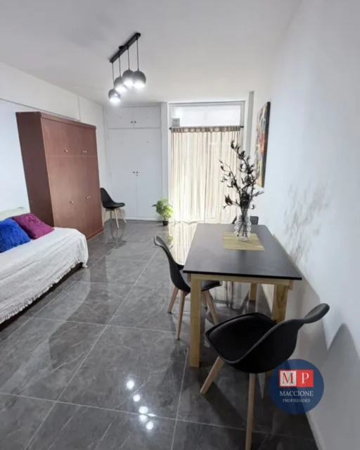 Departamentos, pisos y semipisos en Venta — Alsina 2250