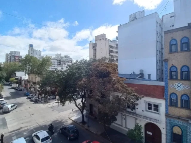 Departamentos, pisos y semipisos en Venta — Bolivar 2580