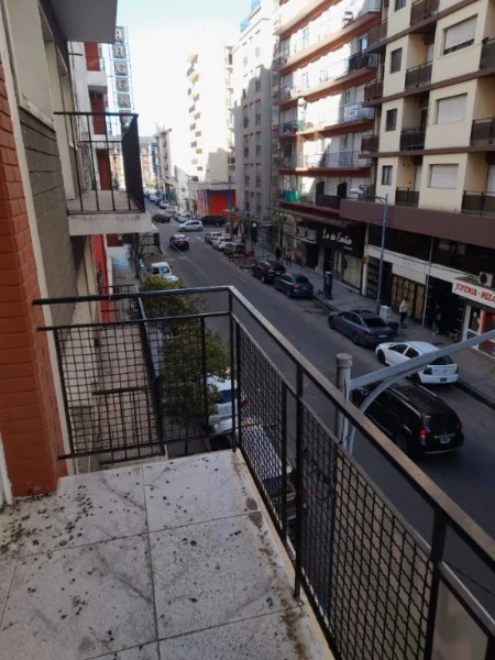 Departamentos, pisos y semipisos en Venta — Belgrano 2200
