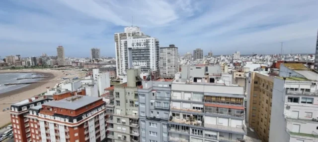 Departamentos, pisos y semipisos en Venta — Av Luro 2300