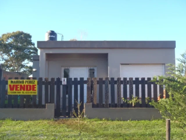 Casas, chalets en Venta — CERRO LANIN 7345