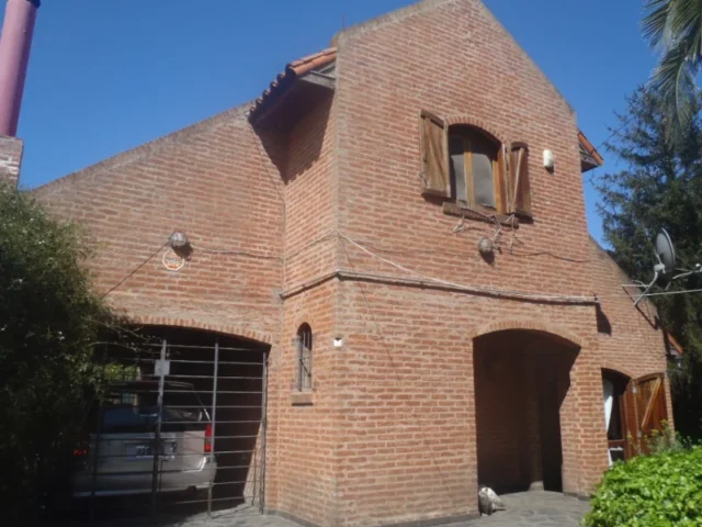 Casas, chalets en Venta — LOS MANZANOS 3390