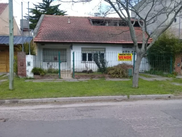 Casas, chalets en Venta — Lijo López 7464