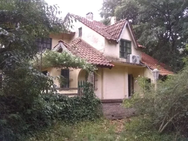 Casas, chalets en Venta — LOS NARANJOS 3875