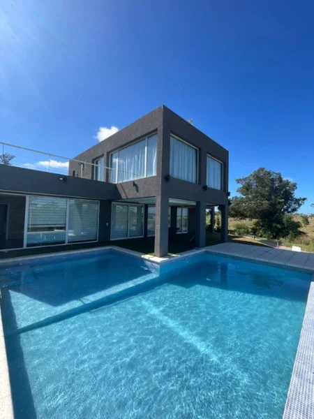 Casas, chalets en Venta — Luisa y Ovidio