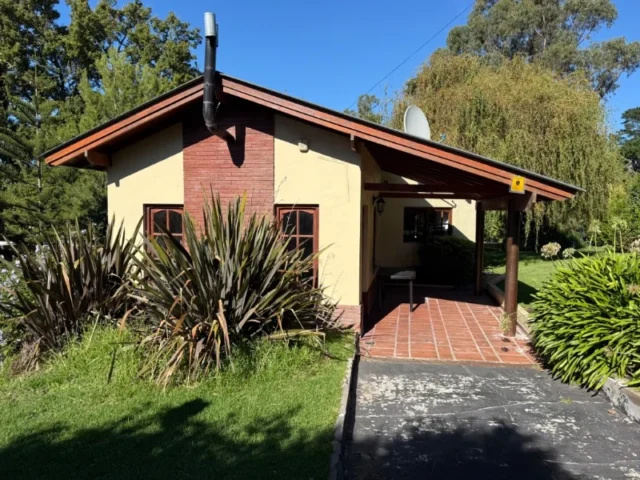 Casas, chalets en Venta — Elisa 330