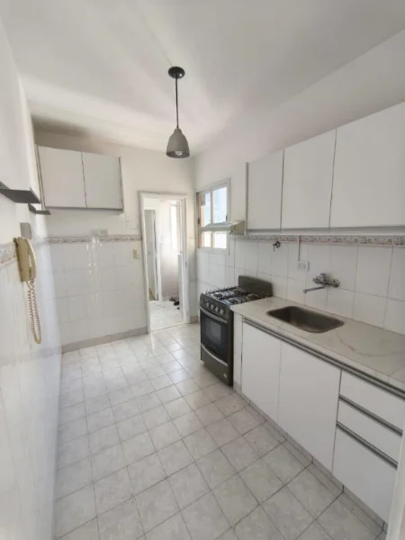 Departamentos, pisos y semipisos en Venta — MORENO 2855