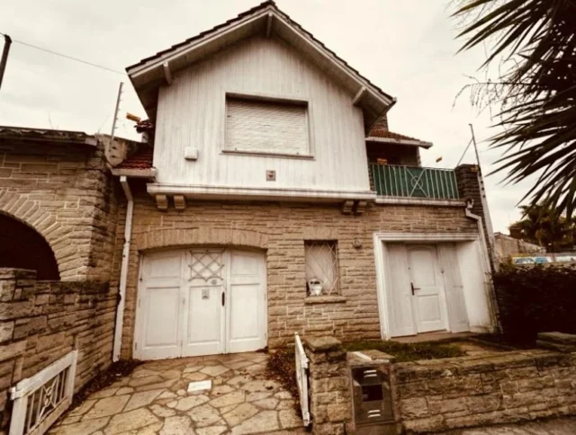 Casas, chalets en Venta — RAWSON 1122