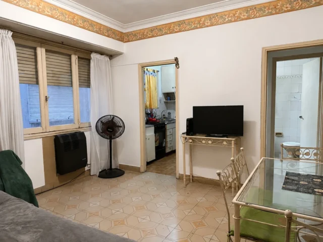 Departamentos, pisos y semipisos en Venta — Bolivar 2300