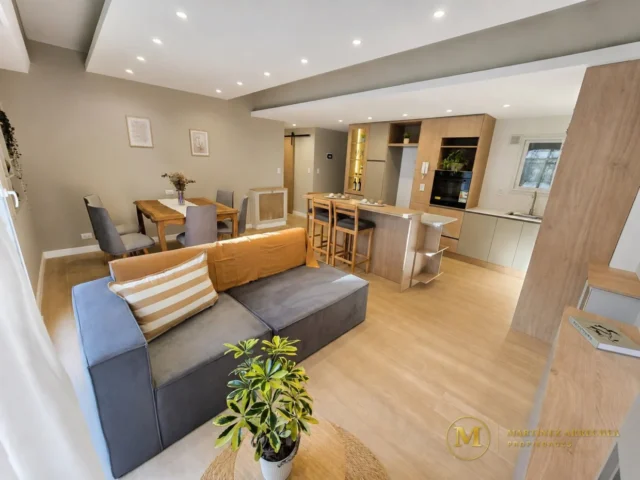 Departamentos, pisos y semipisos en Venta — Entre Rios 2300
