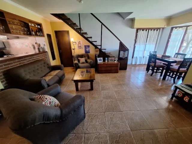 Casas, chalets en Venta — Sicilia 7050