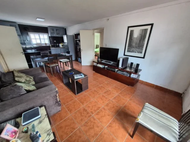 Casas, chalets en Venta — Benito Lynch 2981