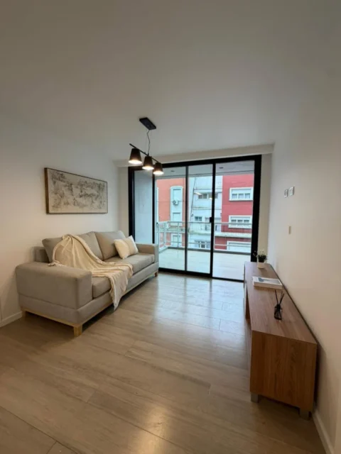 Departamentos, pisos y semipisos en Venta — MORENO 2148