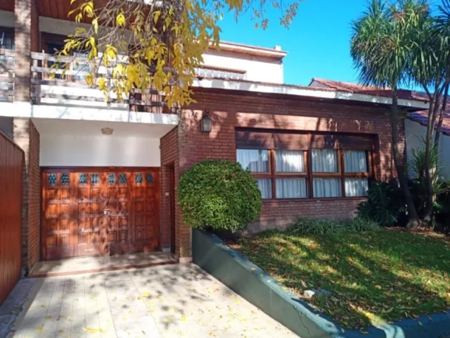 Casas, chalets en Venta — Santa Cruz 4500