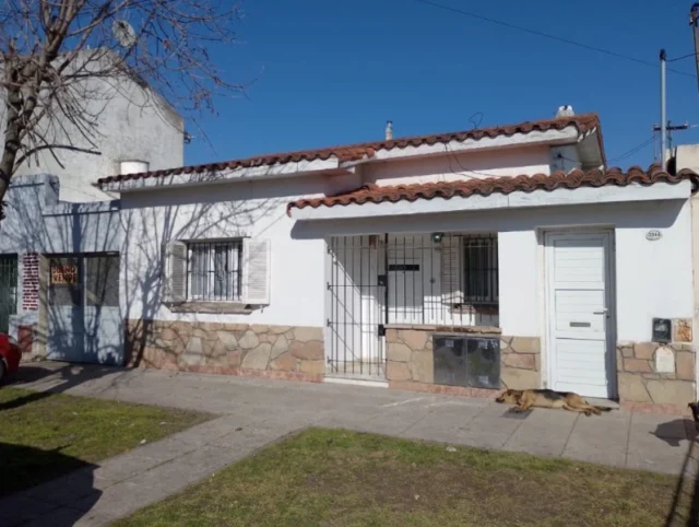Casas, chalets en Venta — Falucho 6000