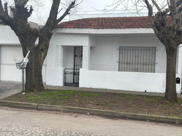 Casas, chalets en Alquiler — Rawson 5279