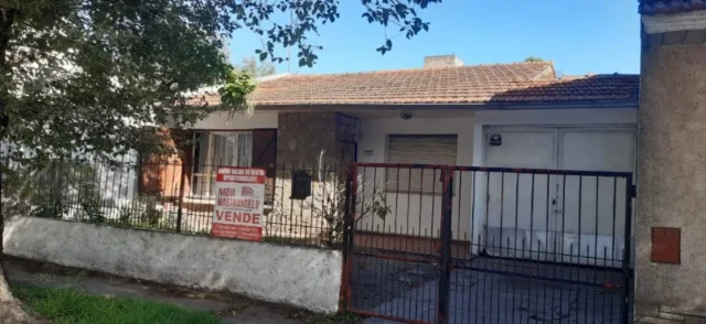 Casas, chalets en Venta — Juncal 27