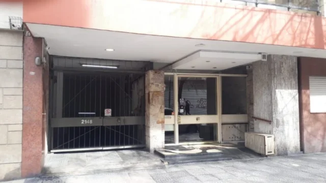Cocheras y garages en Venta — brown 2148
