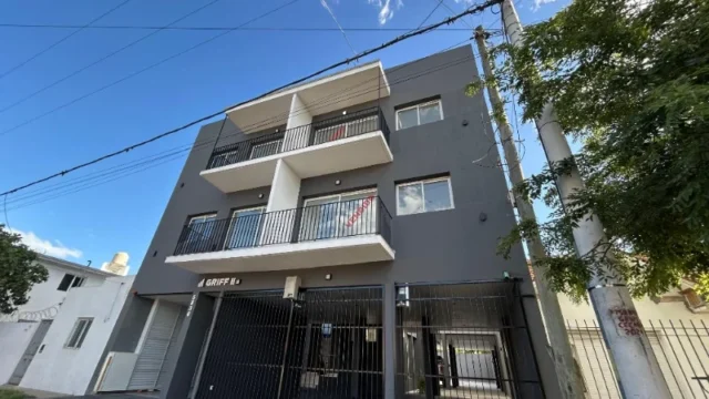 Departamentos, pisos y semipisos en Venta — Chacabuco 5830