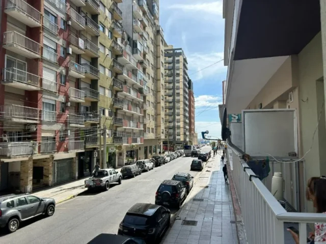 Departamentos, pisos y semipisos en Venta — Sarmiento 2280