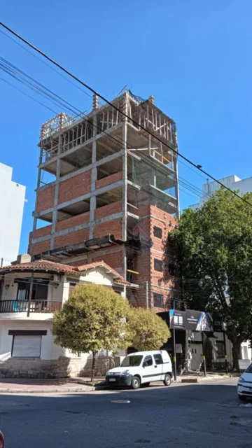 Departamentos, pisos y semipisos en Venta — Jujuy 914