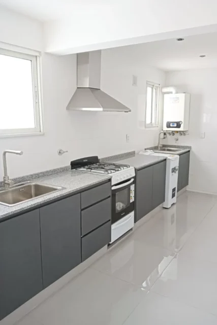 Departamentos, pisos y semipisos en Venta — Balcarce 3100