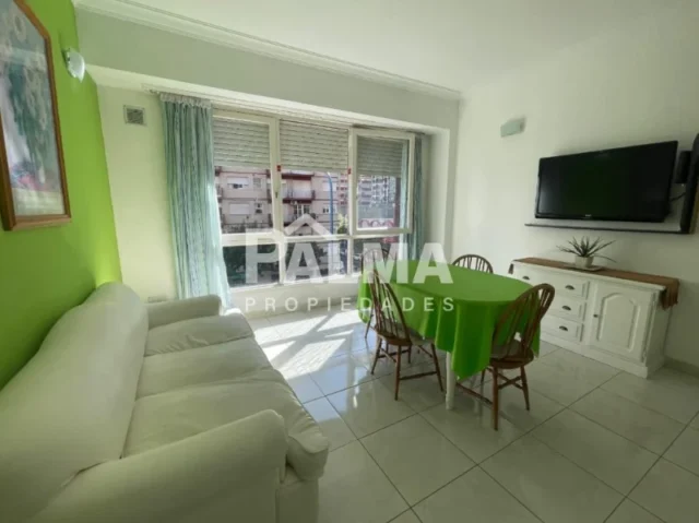 Departamentos, pisos y semipisos en Venta — Av. Luro 2400