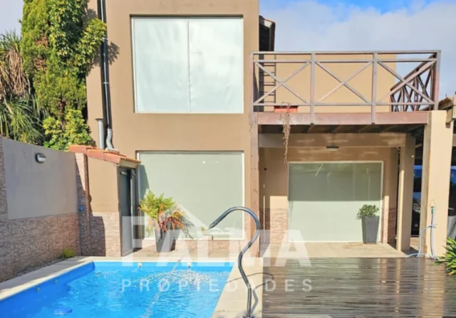 Casas, chalets en Venta — Laprida 1800