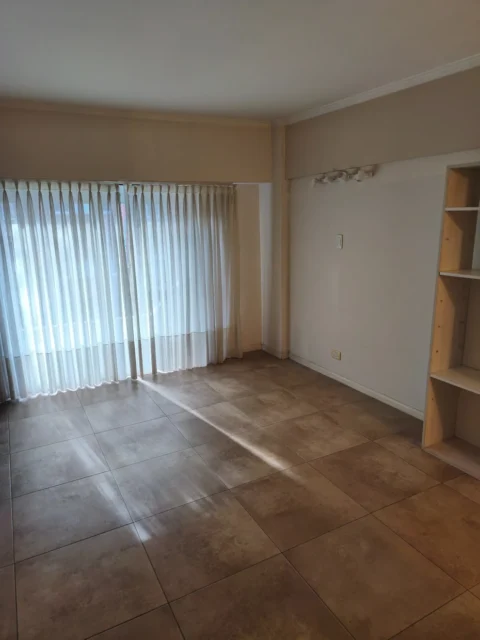 Departamentos, pisos y semipisos en Alquiler — Falucho 2374