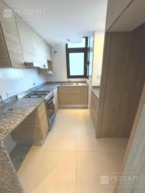 Departamentos, pisos y semipisos en Venta — Plaza Mitre. Colon y  La Rioja