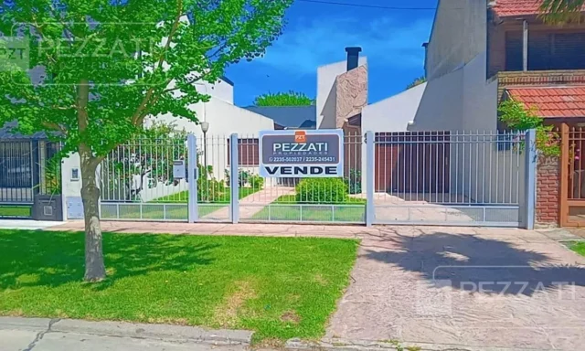 Casas, chalets en Venta — Valencia 5200