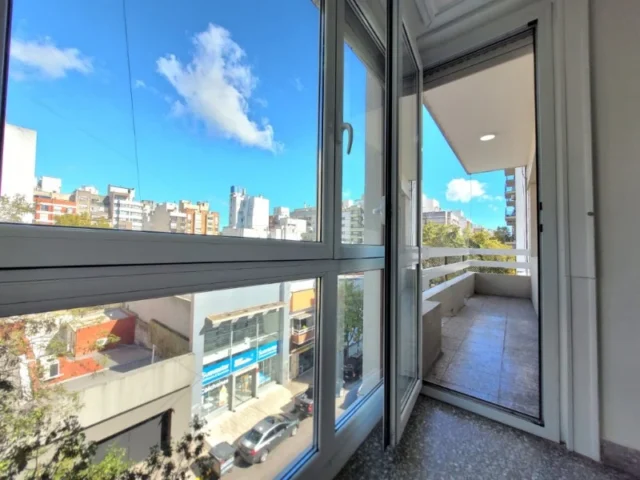 Departamentos, pisos y semipisos en Venta — Moreno 2617