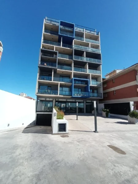 Departamentos, pisos y semipisos en Venta — avenida Felix U Camet 1393