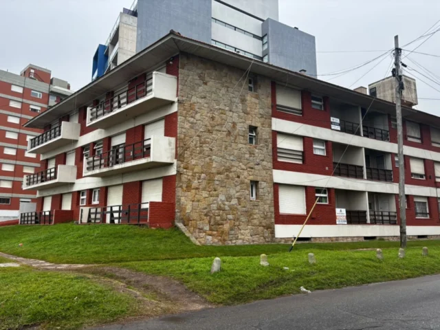Departamentos, pisos y semipisos en Venta — Mariani 4114