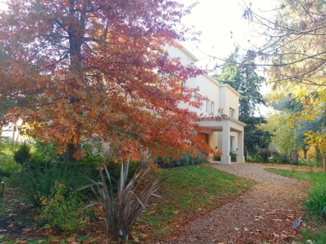 Casas, chalets en Venta — Pinares de Santa Clara