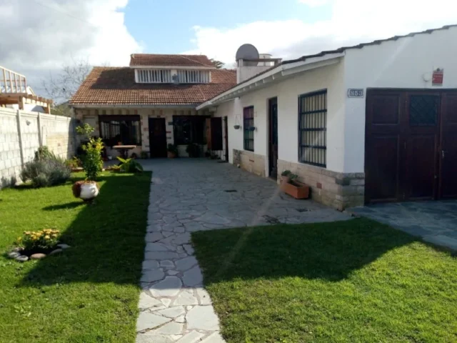 Casas, chalets en Venta — PAULA ALBARRACION 853