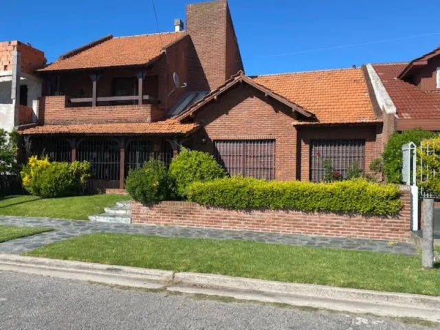 Casas, chalets en Venta — Carriego 320