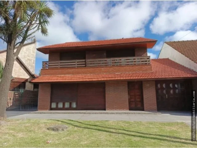 Casas, chalets en Venta — Edison 2500