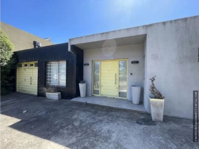 Casas, chalets en Venta — Calle 487 y 961