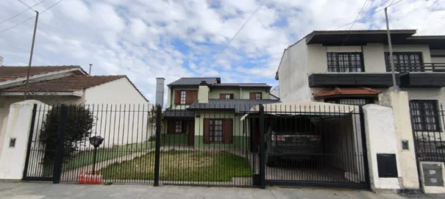 Casas, chalets en Venta — Ituzaingó 5966