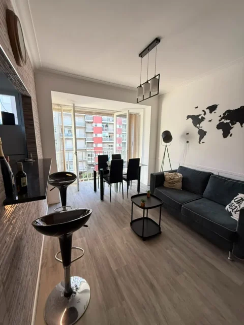 Departamentos, pisos y semipisos en Venta — Av Colon 1300