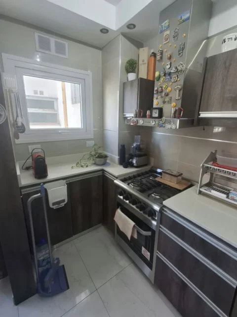Departamentos, pisos y semipisos en Venta — Alsina 2556