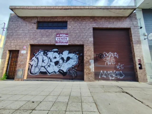 Locales en Venta — Guemes 4825