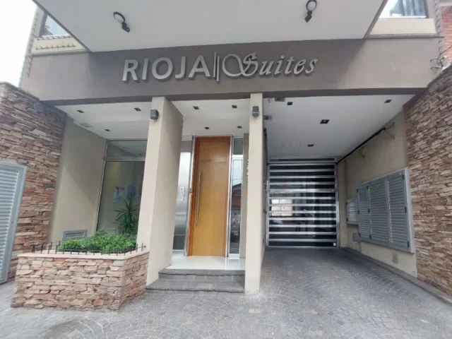 Departamentos, pisos y semipisos en Venta — La Rioja 2882