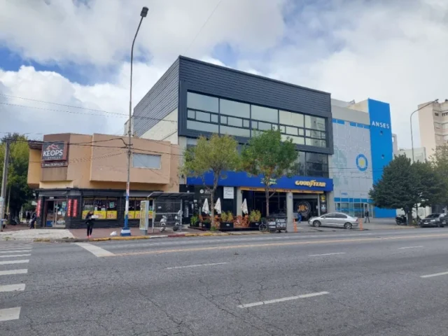 Oficinas en Alquiler — Av. Independencia 3122