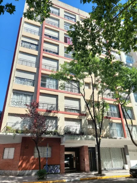 Departamentos, pisos y semipisos en Venta — Santiago del Estero 2489