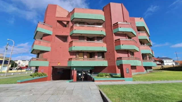 Cocheras y garages en Venta — FELIX U CAMET 2309