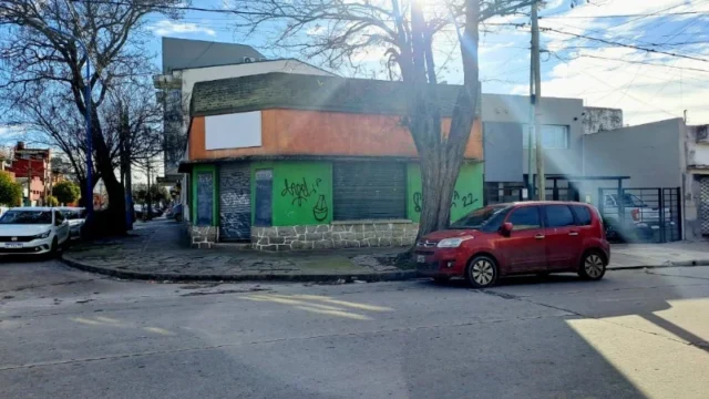 Locales en Venta — Alvarado 3719